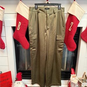 Olive Green made well women’s size 8 dressy Cargo Pants cutest pleats